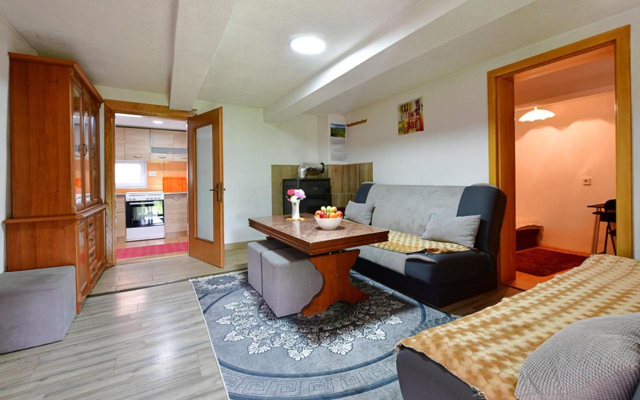 House Luna Rakovica Buitenkant foto