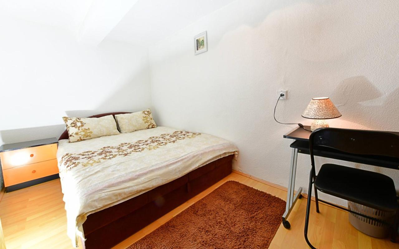 House Luna Rakovica Buitenkant foto